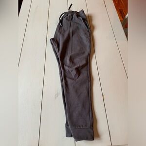 Dark gray men’s Gymshark joggers